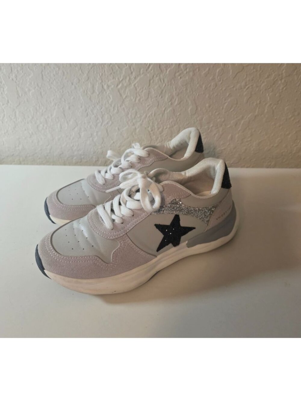 Vintage Havana Run ladies Glitter Sneakers size 8.5